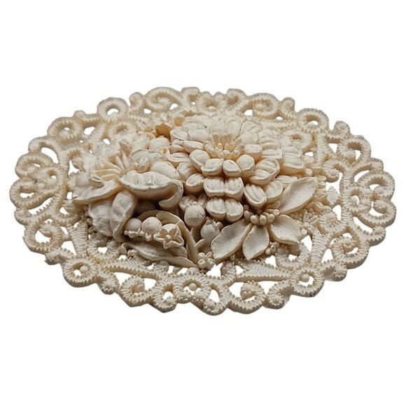 Carved Celluloid Floral Brooch Vintage Flower Large Oval Lacy Setting Unsigned - Picture 5 of 6
